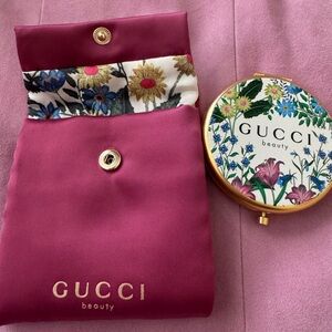 GUCCI Beauty Floral and Gold tone Compact Mirror with Pouch